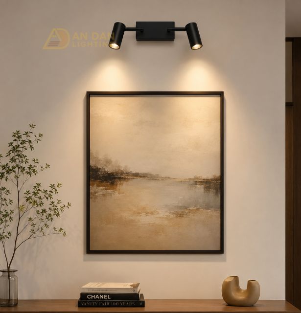 Ánh sáng đèn tường phù hợp với tranh treo tường