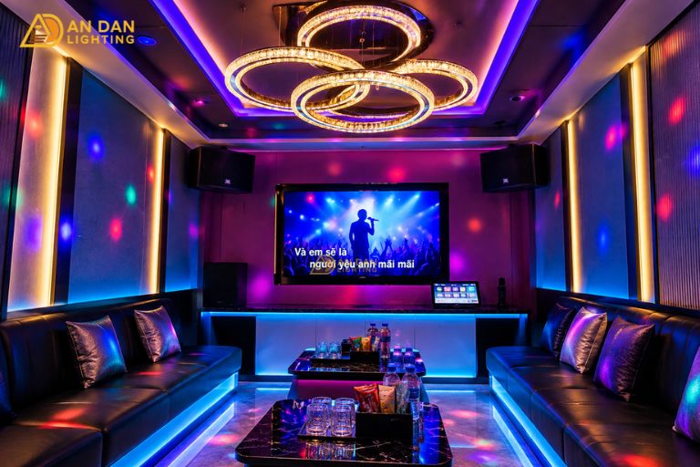 Đèn chùm trang trí quán Karaoke