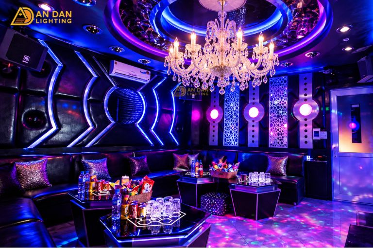 Đèn chùm trang trí quán Karaoke